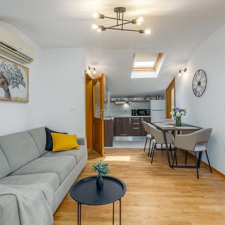 Apartments Bellissima Funtana Zewnętrze zdjęcie
